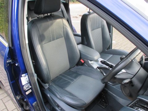 Ford C-Max 1.0T EcoBoost Titanium X Euro 5 (s/s) 5dr 24