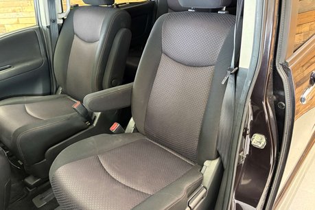 Nissan Serena 11
