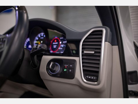 Porsche Cayenne 3.0 V6 E-Hybrid 17.9kWh Platinum Edition TiptronicS 4WD Euro 6 (s/s) 5dr (3 24