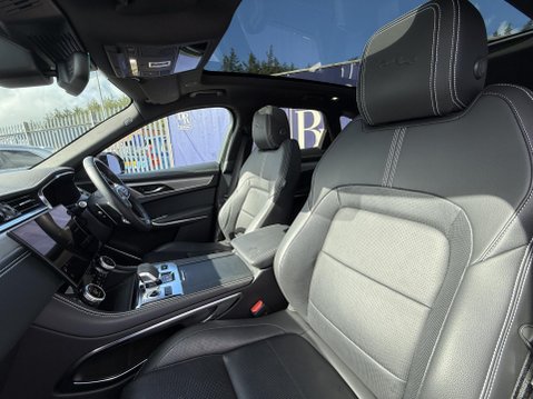 Jaguar F-Pace 2.0 D200 MHEV R-Dynamic SE Black SUV 5dr Diesel Auto AWD Euro 6 (s/s) (204 27