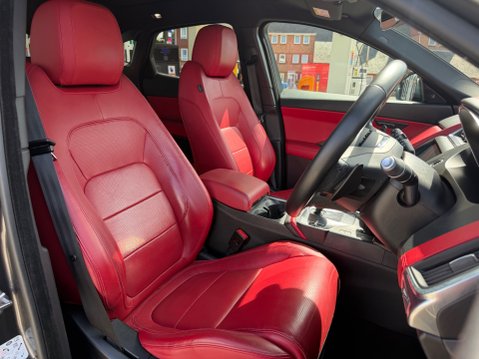 Jaguar E-Pace R-DYNAMIC HSE 3