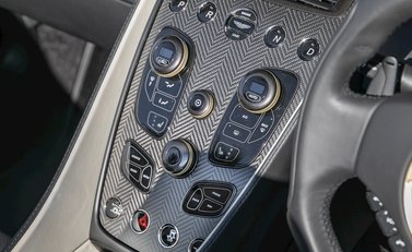 Aston Martin Zagato Vanquish Volante 20