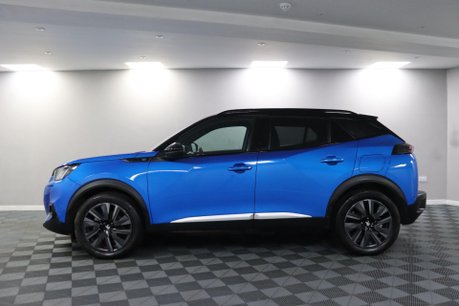 Peugeot 2008 GT PREMIUM 18