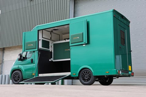 Citroen Relay Brand new 4.5 ton horse box pre reg delivery miles ready to go  2