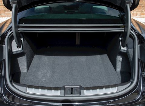 Porsche Taycan Turbo 32