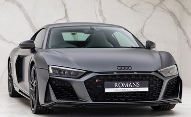 Audi R8 V10 Performance Carbon Black 1
