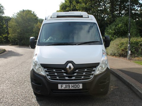 Renault Master 2.3 dCi 35 Business FWD MWB Medium Roof Euro 6 5dr 9