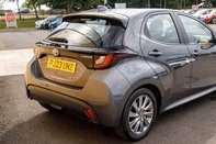 Toyota Yaris ICON FHEV 8