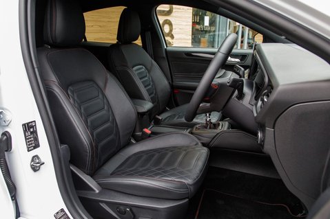 Ford Focus ST-LINE VIGNALE MHEV 37