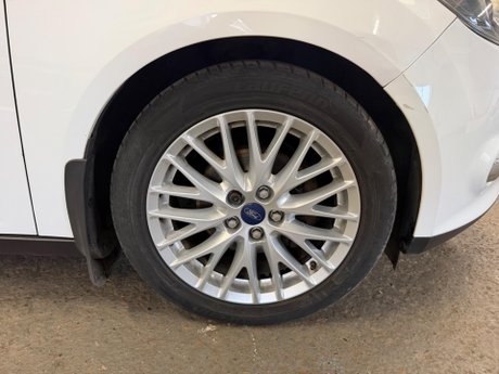 Ford Focus 1.0T EcoBoost Zetec Euro 5 (s/s) 5dr 23