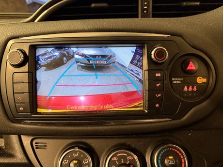 Toyota Yaris 1.33 Dual VVT-i Design Euro 6 5dr 26