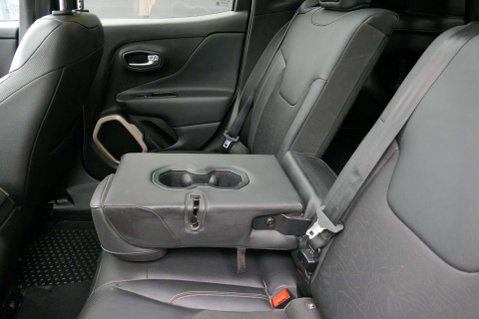 Jeep Renegade M-JET DESERT HAWK 44