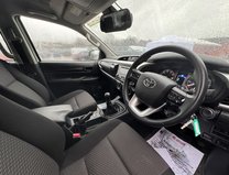 Toyota Hilux Active | 2.4 LT | Double Cab | Tow Bar | Camera | Air Con | 17