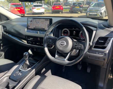 Nissan Qashqai 1.3 Qashqai N-Connecta DiG-T MHEV 5dr 17