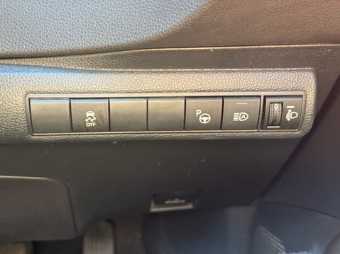 Toyota Corolla 1.8 VVT-h GPF Design Touring Sports 5dr Petrol Hybrid CVT Euro 6 (s/s) (122 18