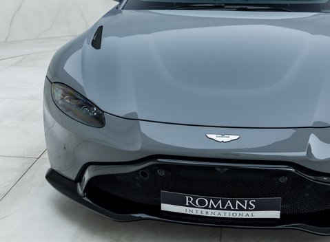 Aston Martin Vantage 22
