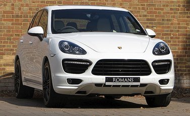 Porsche Cayenne GTS 1