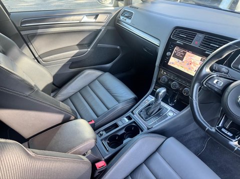 Volkswagen Golf R TSI 4MOTION DSG 21