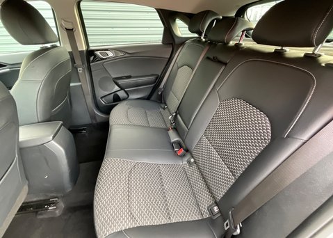 Kia Ceed 1.5 T-GDI '3' ISG 14