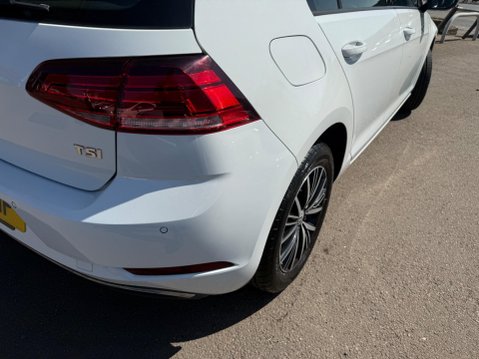 Volkswagen Golf 1.0 TSI BlueMotion Tech SE Nav DSG Euro 6 (s/s) 5dr 14