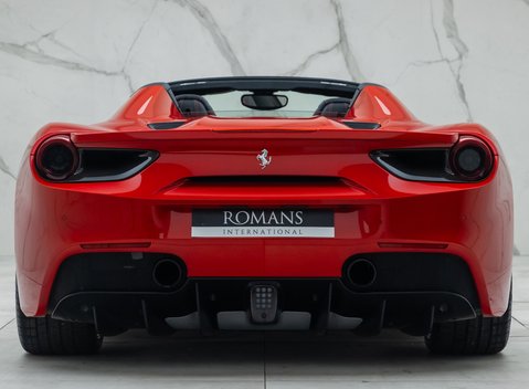 Ferrari 488 SPIDER 11