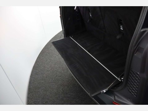 Land Rover Discovery 3.0 Discovery Anniversary Edition SDV6 Auto 4WD 5dr 29