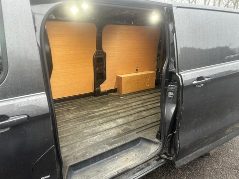 Ford Transit Custom 300 LIMITED L2H1 P/V ECOBLUE 15