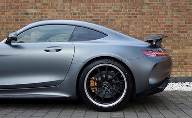 Mercedes-Benz Amg GT GT R 19