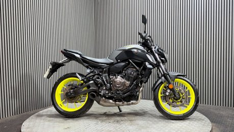 Yamaha MT-07 MT07 2018 ONLY 7K 1 OWNER FULL AKRAPOVIC LONG MOT 700CC 4