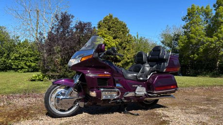 Honda Goldwing GL 1500 1995 ONLY 32K NEW MOT SERVICED ICONIC TOURER 1