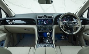 Bentley Bentayga V8 AZURE 24