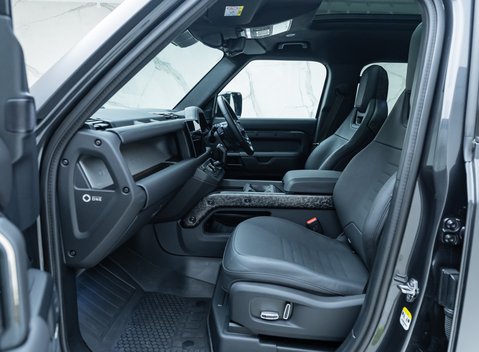 Land Rover Defender OCTA EDITION ONE 23