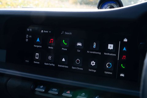 Porsche 911 Carrera 4 GTS PDK 17