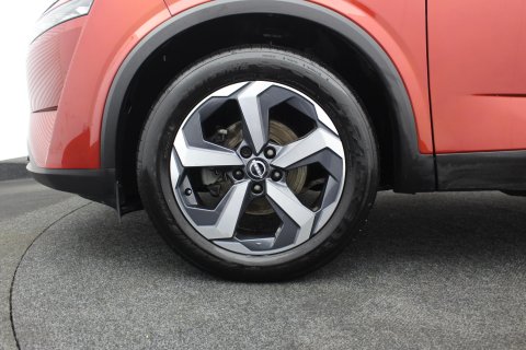 Nissan Qashqai 5dr 1.3 DIG-T MHEV N-Connecta Petrol Hybrid Glass Roof Pack 38