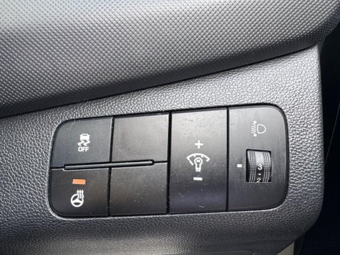 Hyundai i10 1.2 Premium SE Euro 6 5dr 33
