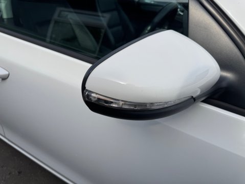 Volkswagen Golf GT TDI BLUEMOTION TECHNOLOGY 23