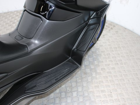 Suzuki Burgman 400 AN 400 AM2 23