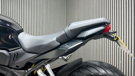Honda CB650R 2020 NEO SPORT CAFE 9K MODERN CLASSIC 650CC 26