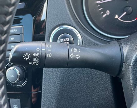 Nissan Qashqai 1.3 Qashqai N-Connecta DiG-T 5dr 49