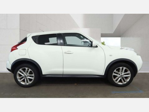 Nissan Juke 1.6 Tekna SUV 5dr Petrol CVT Euro 5 (117 ps) 4