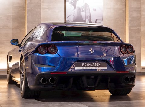 Ferrari GTC4 Lusso T 3