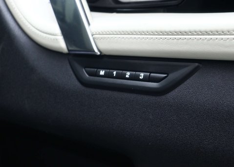 Land Rover Discovery Sport 2.0 Discovery Sport R-Dynamic HSE Auto 4WD 5dr 42