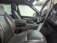 Land Rover Discovery 3.0 Discovery R-Dynamic SE D MHEV Auto 4WD 5dr 30