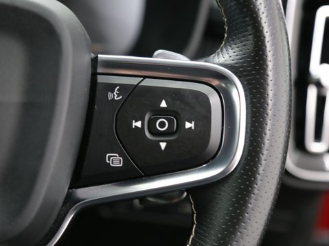 Volvo XC40 2.0 D4 First Edition Auto AWD Euro 6 (s/s) 5dr 12