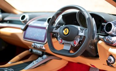 Ferrari GTC4 Lusso 25