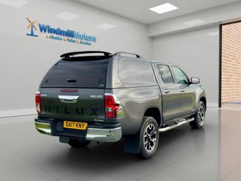 Toyota Hilux 2.4 D-4D Invincible X Auto 4WD Euro 6 4dr (TSS, 3.5t)
