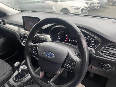 Ford Focus TITANIUM 9