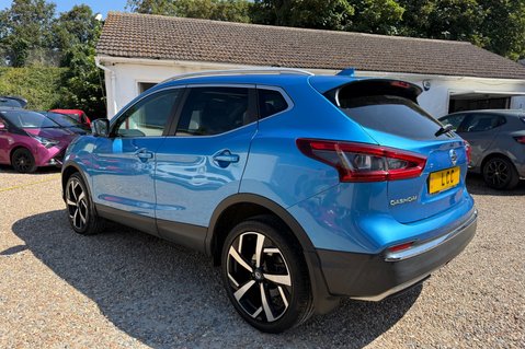 Nissan Qashqai TEKNA DIG-T.. 6 SERVICES.. GLASS ROOF.BOSE.CRUISE CONTROL  12