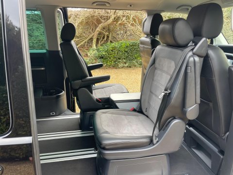 Volkswagen Caravelle 2.0 TDI Executive MPV 5dr Diesel DSG Euro 6 (s/s) (150 ps) 37