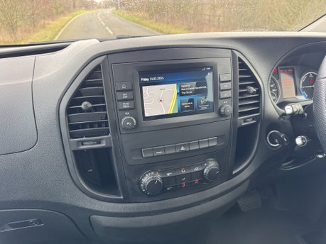 Mercedes-Benz eVito 100 KWH Tourer Pro L2 Auto Electric 9 SEATER/LWB/PARKTRONIC/VAT Q 13